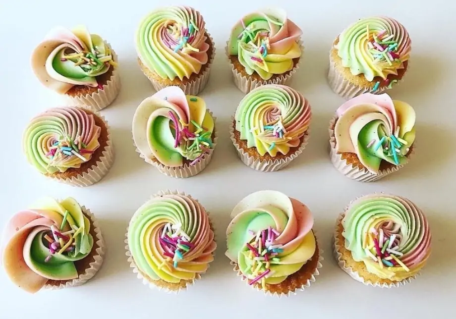 rainbow cupcakes 1